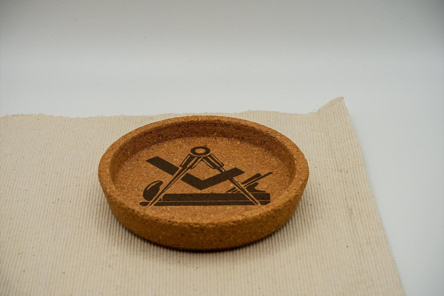 Tischler und Schreiner Kork Untersetzer 9 cm Custom Lasergravur Haustier Logo Lustiger Spruch Zitat Geburtstagsgeschenk Einweihung Freunde
