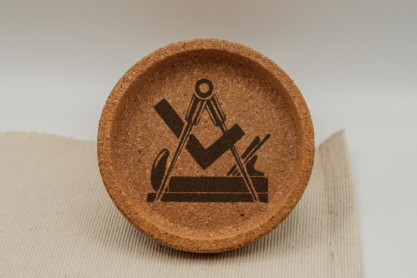Tischler und Schreiner Kork Untersetzer 9 cm Custom Lasergravur Haustier Logo Lustiger Spruch Zitat Geburtstagsgeschenk Einweihung Freunde