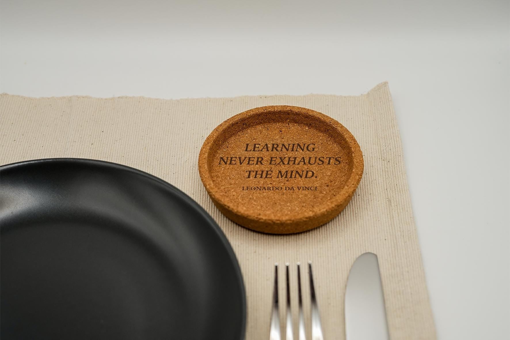 Leonardo Da Vinci Zitat Kork Untersetzer 9 cm Custom Lasergravur Haustier Logo Lustiger Spruch Zitat Geburtstagsgeschenk Einweihung Freunde