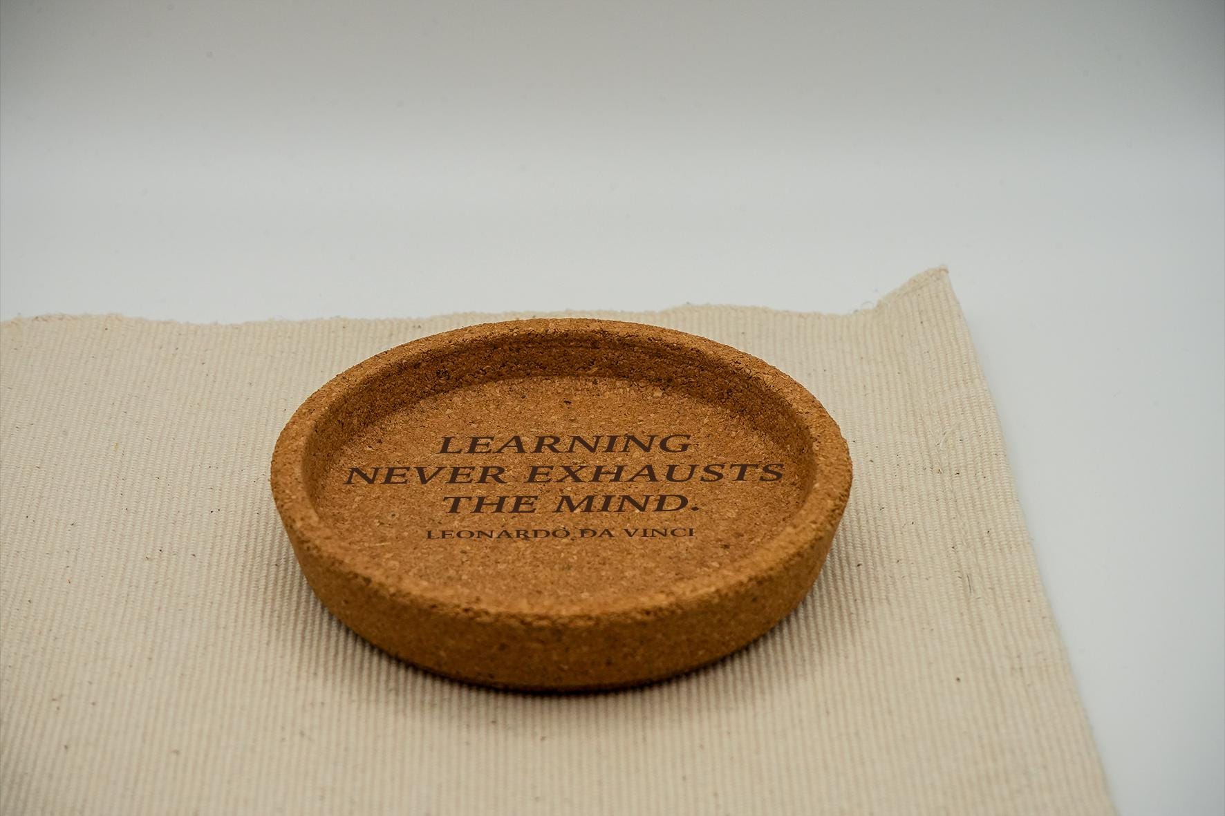 Leonardo Da Vinci Zitat Kork Untersetzer 9 cm Custom Lasergravur Haustier Logo Lustiger Spruch Zitat Geburtstagsgeschenk Einweihung Freunde